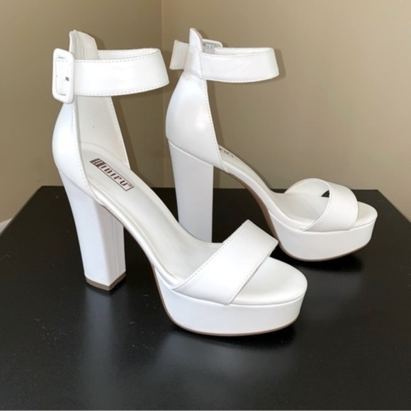 White platform chunky high heels size 7.5 EUC worn once! Comes in orig box. - Picture 3 of 13